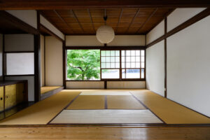 床の間や障子を活かした和の設え